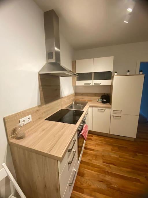 Spacious 2 Bedroom Modern Apartment