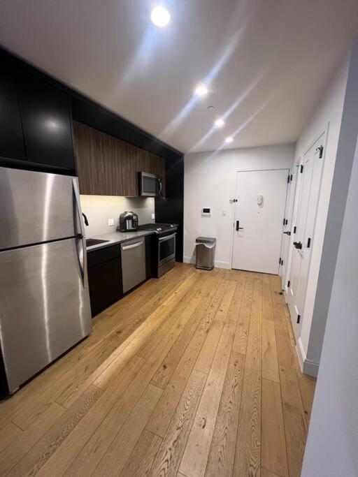Beautiful 1 Bedroom Condo view 3