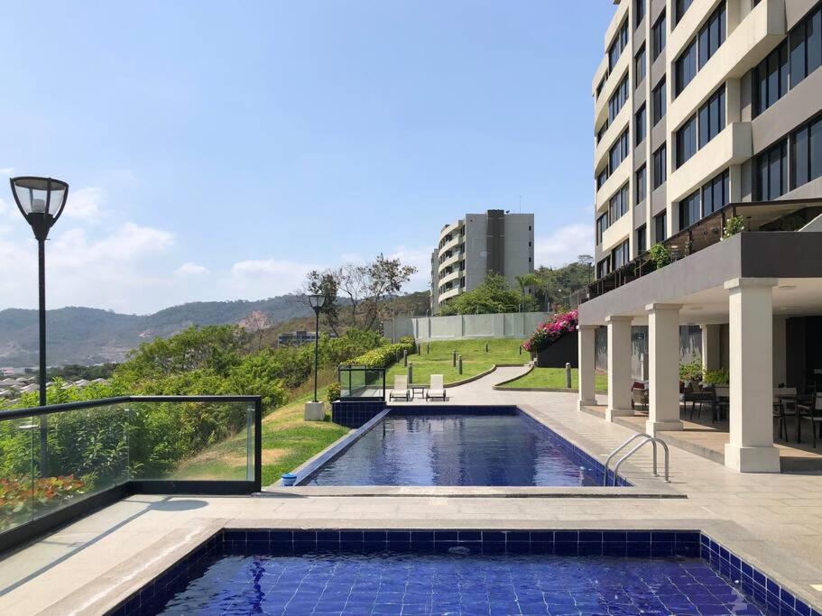 Departamento en Guayaquil con balcón y espectacular vista