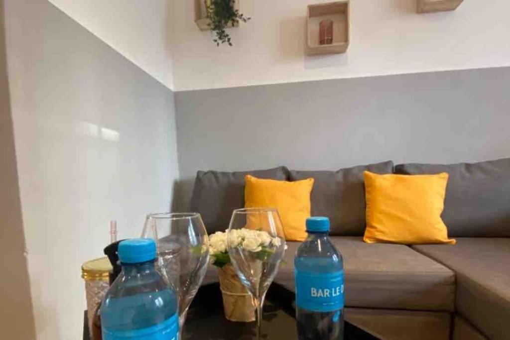 Superbe appartement full équipé avec une cour extérieur