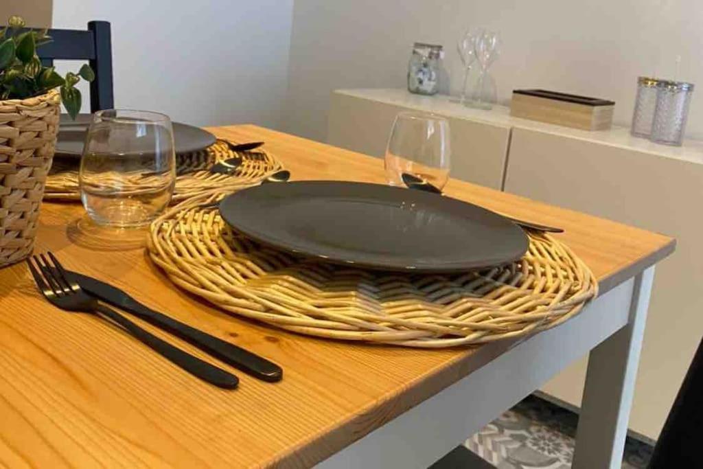 Superbe appartement full équipé avec une cour extérieur