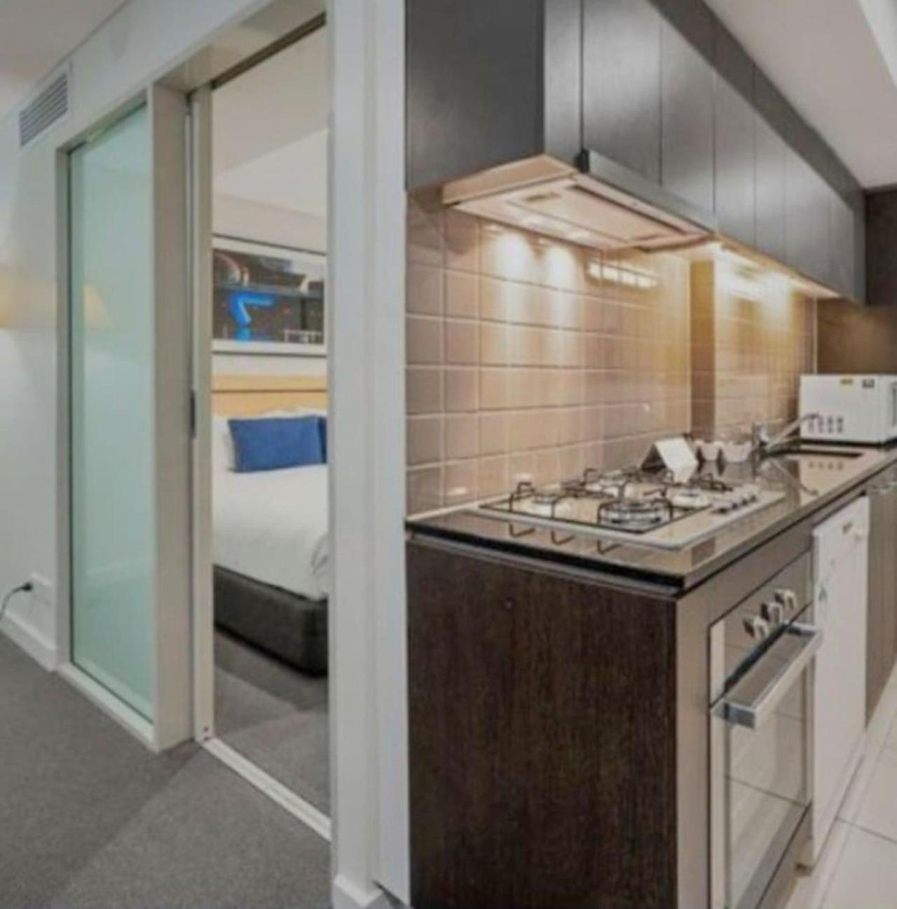 Affordable & Cozy CBD getaway with Free wine!!