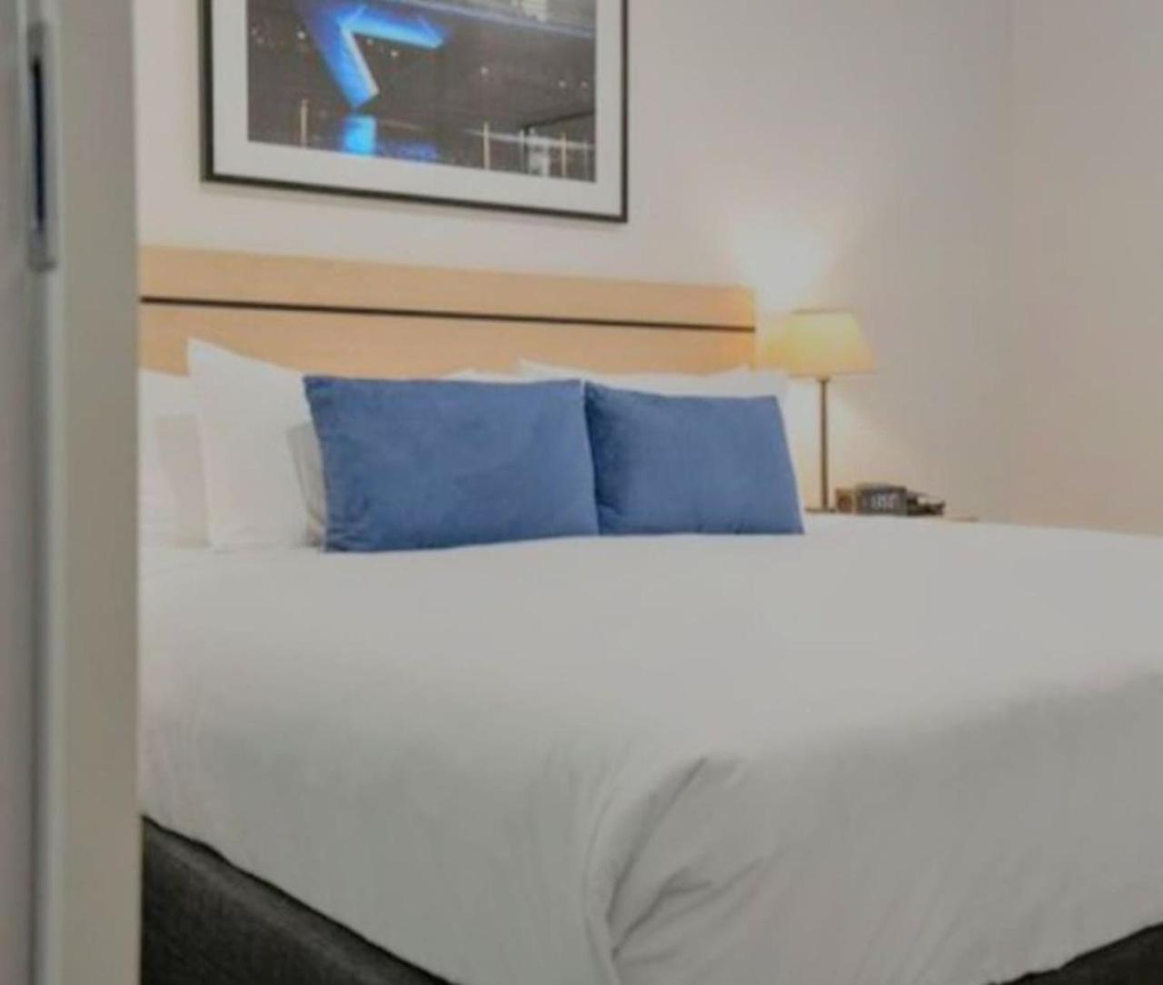 Affordable & Cozy CBD getaway with Free wine!!