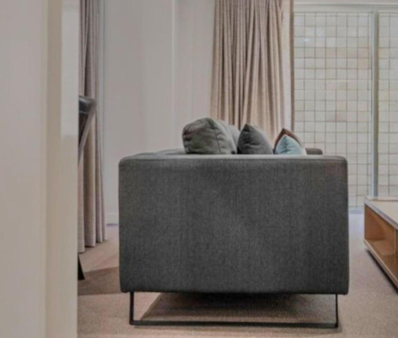 Affordable & Cozy CBD getaway with Free wine!!