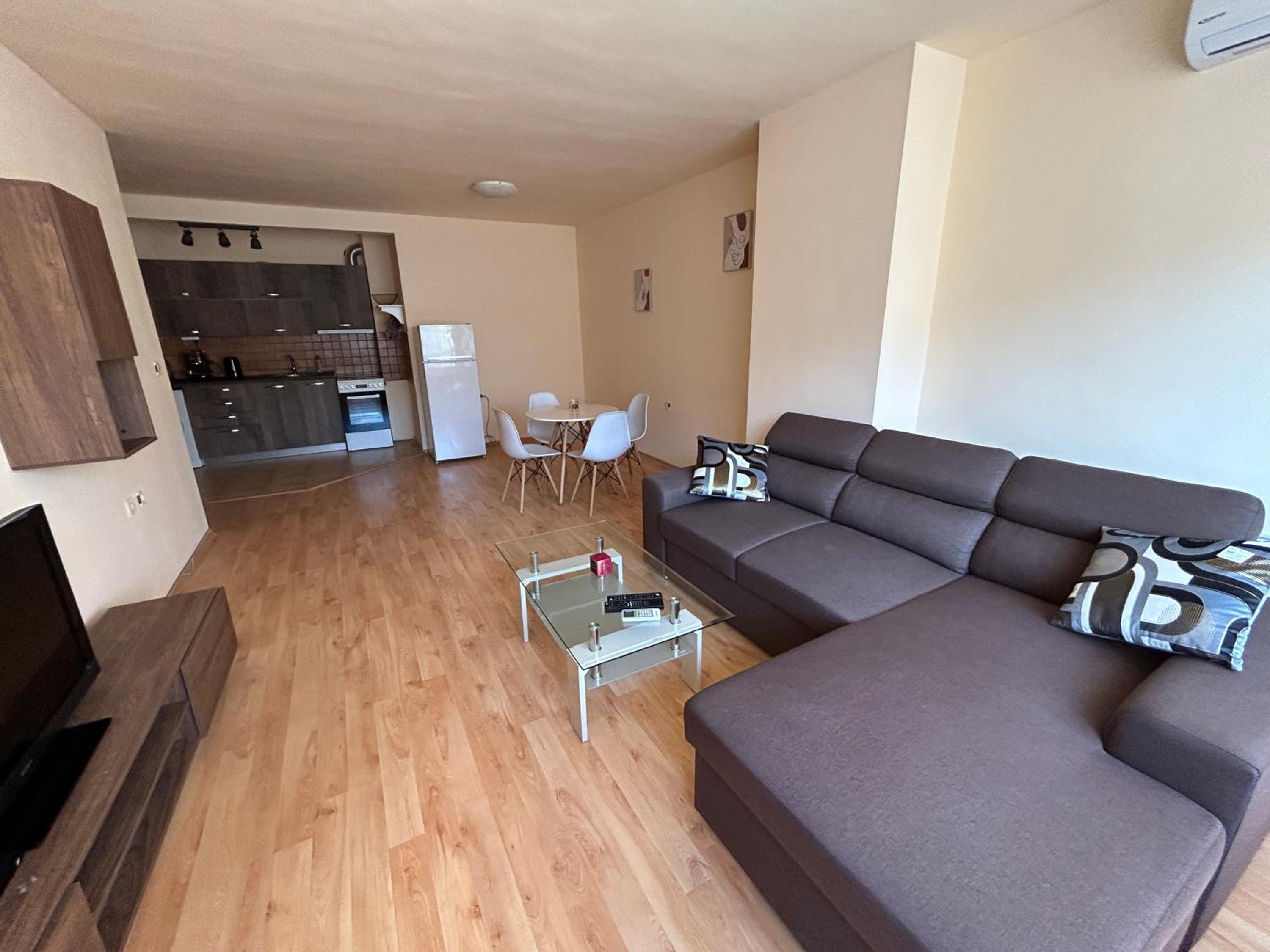 Nice, Spacious and Cozy Apartment