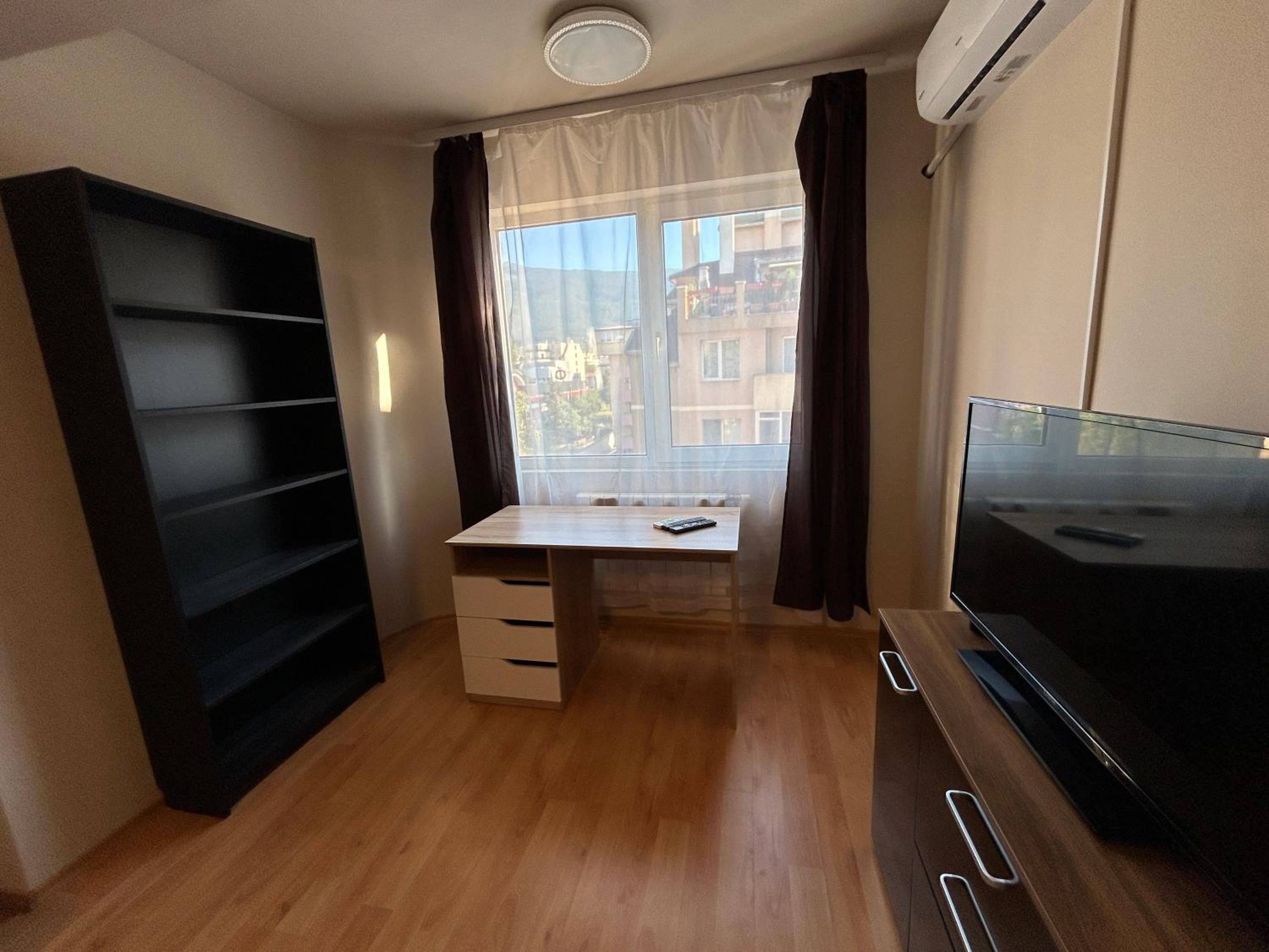 Nice, Spacious and Cozy Apartment