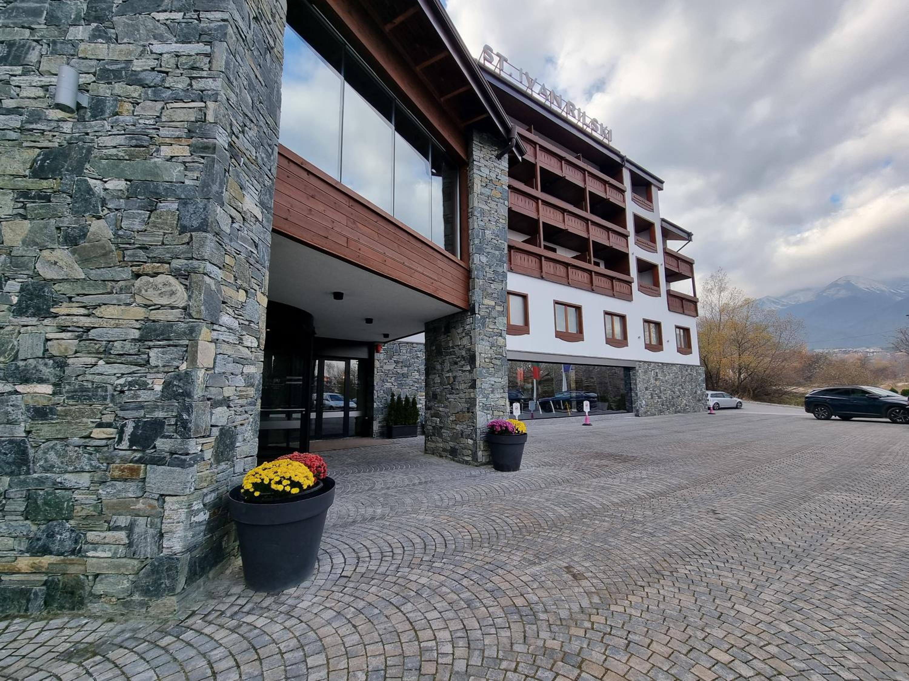 Pirin Deluxe Spa Studios