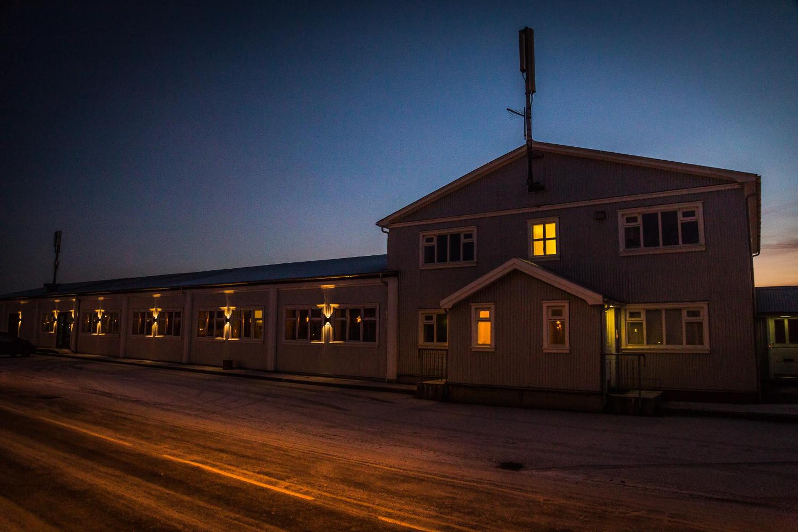 Bakki Apartments & Hostel