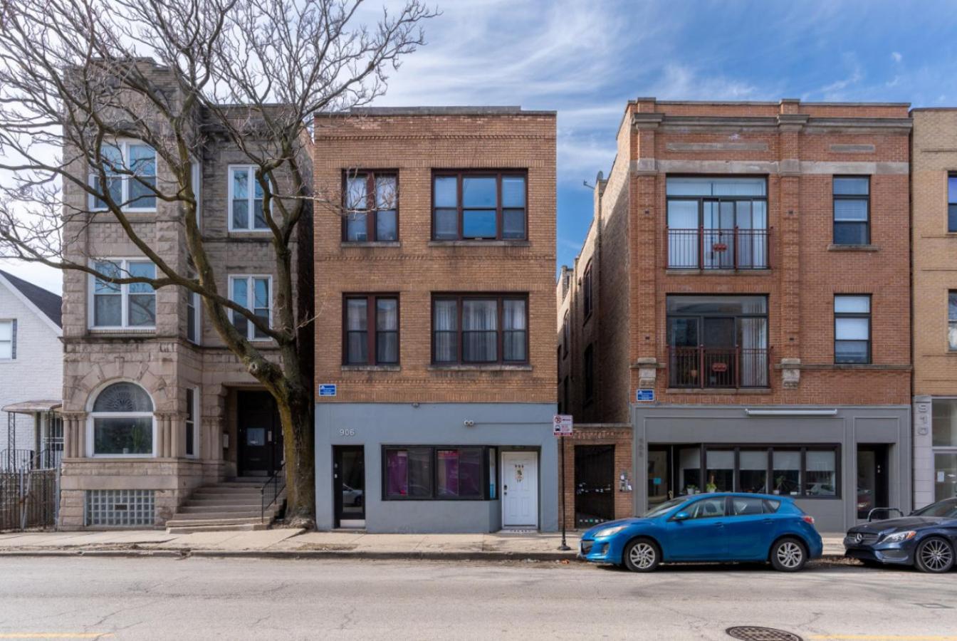 Flexhome Ukrainian Village 2BR D4 view 3