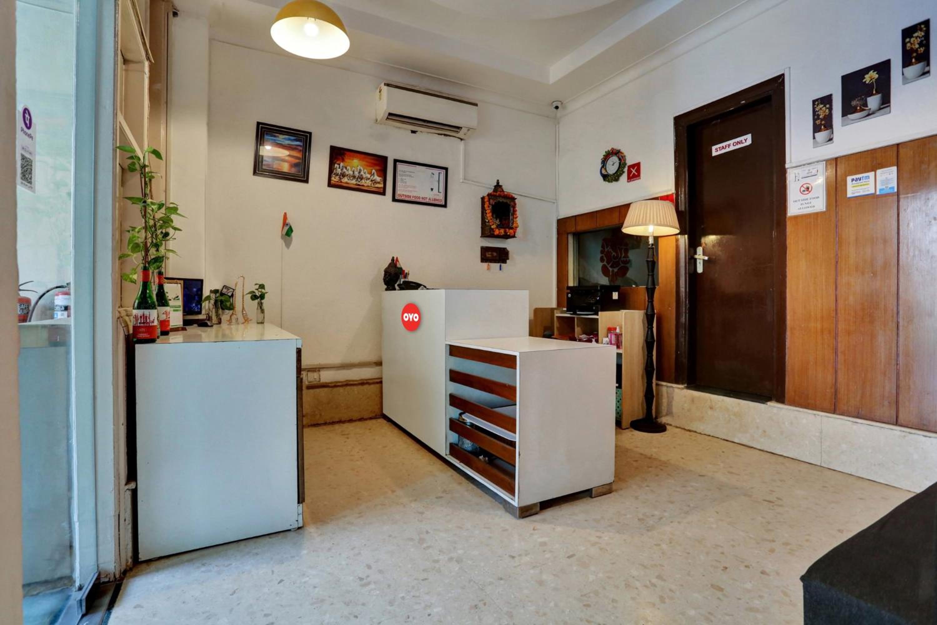 Lobby & Reception