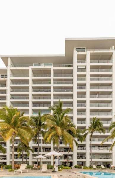 Bright Apartment Ocean views & Pool view 5