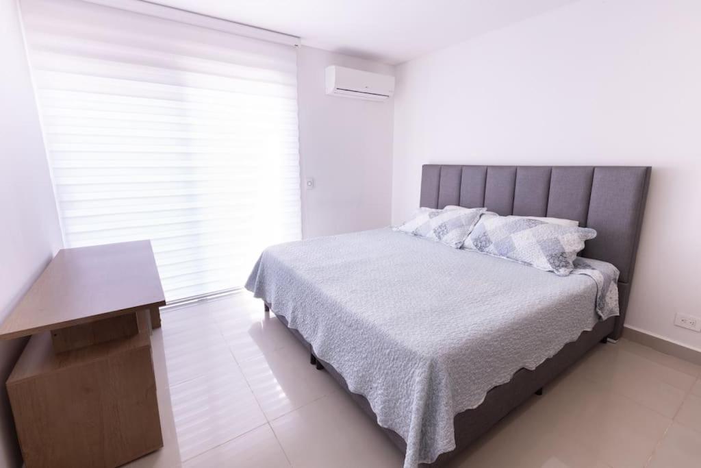 Beautiful bay view apartment at infinitum
