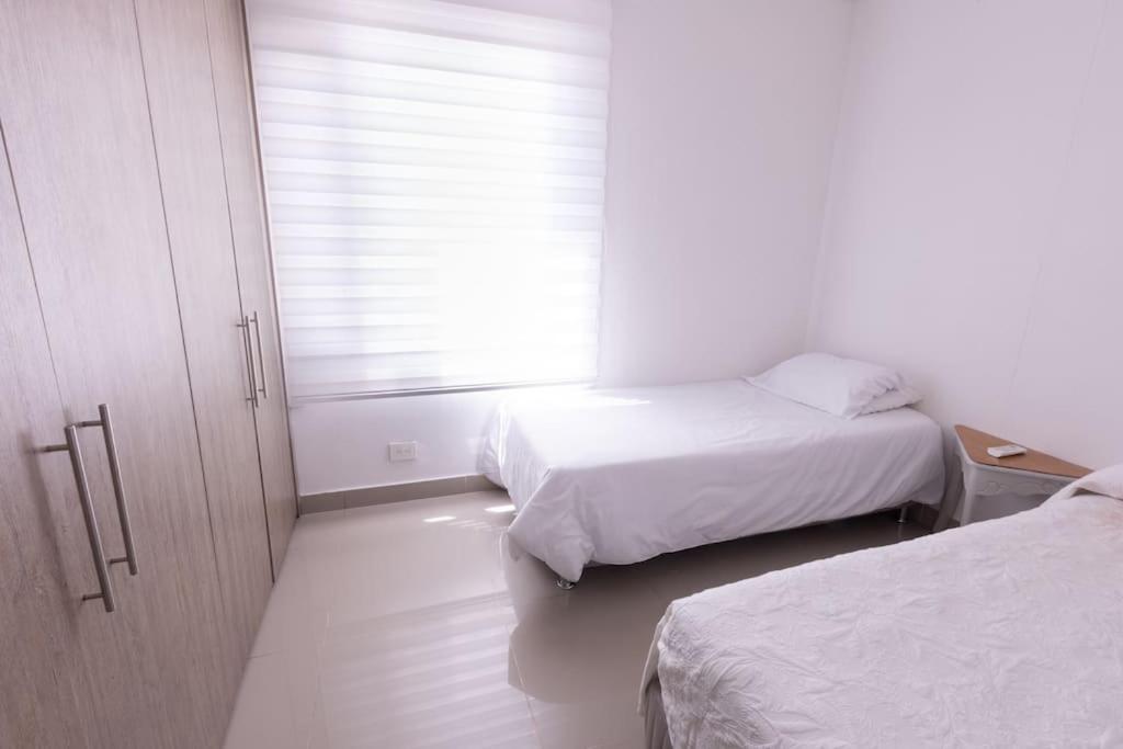 Beautiful bay view apartment at infinitum