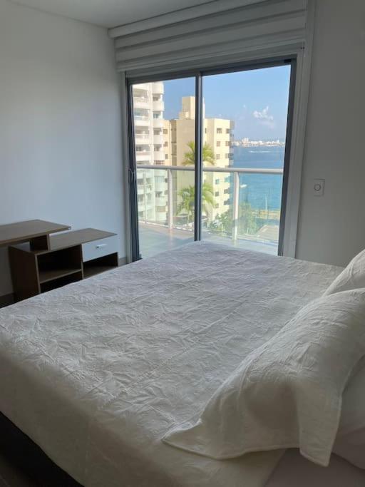 Beautiful bay view apartment at infinitum