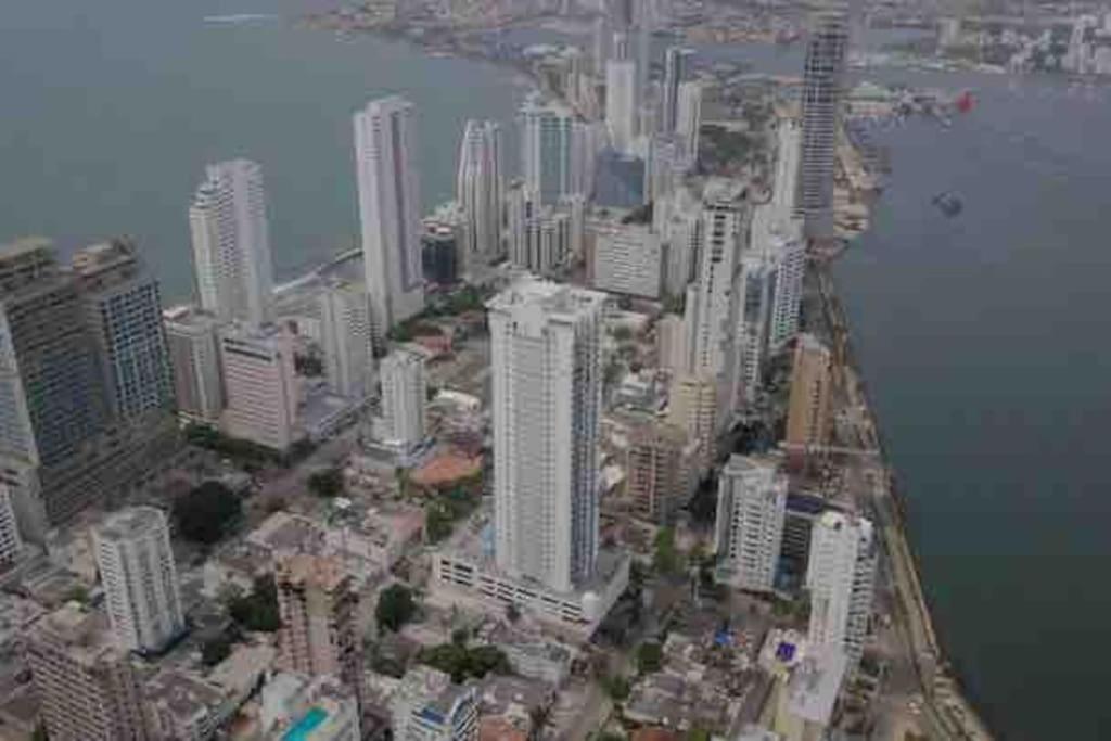 Beautiful bay view apartment at infinitum