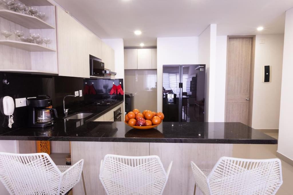 Beautiful bay view apartment at infinitum