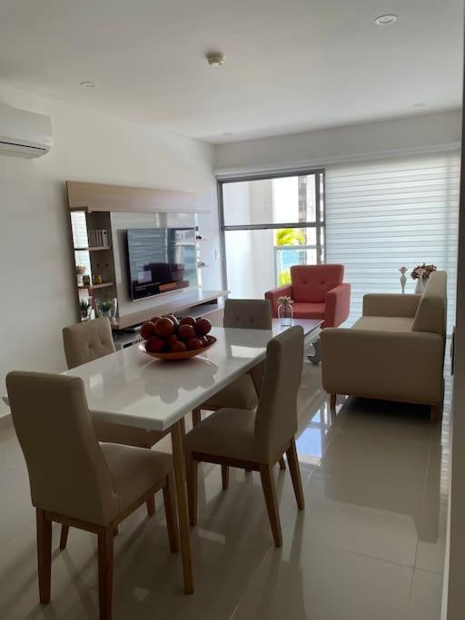 Beautiful bay view apartment at infinitum