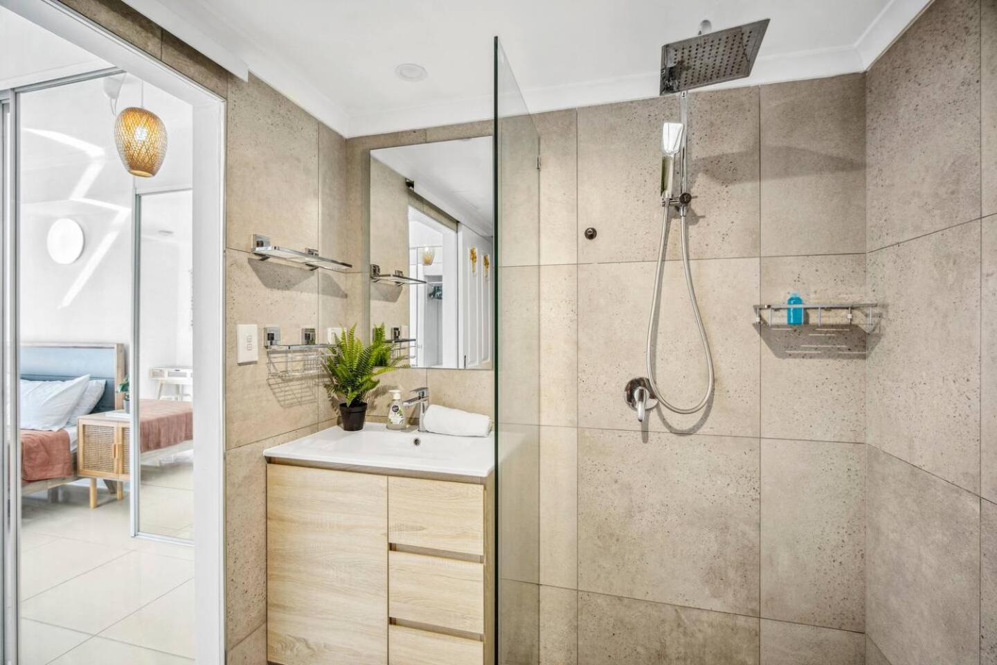 Cullen Bay 3BR Oceanview Bliss