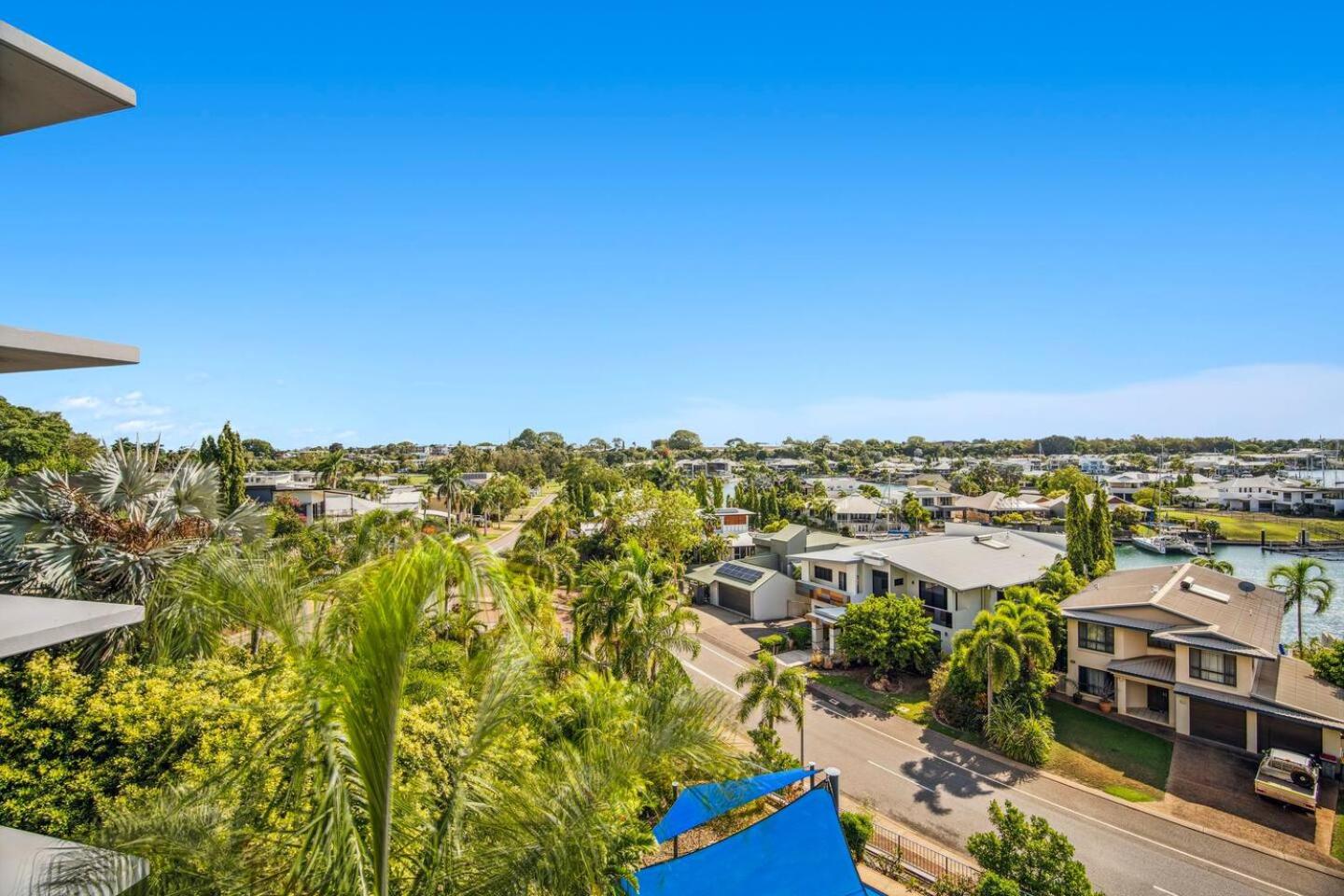 Cullen Bay 3BR Oceanview Bliss