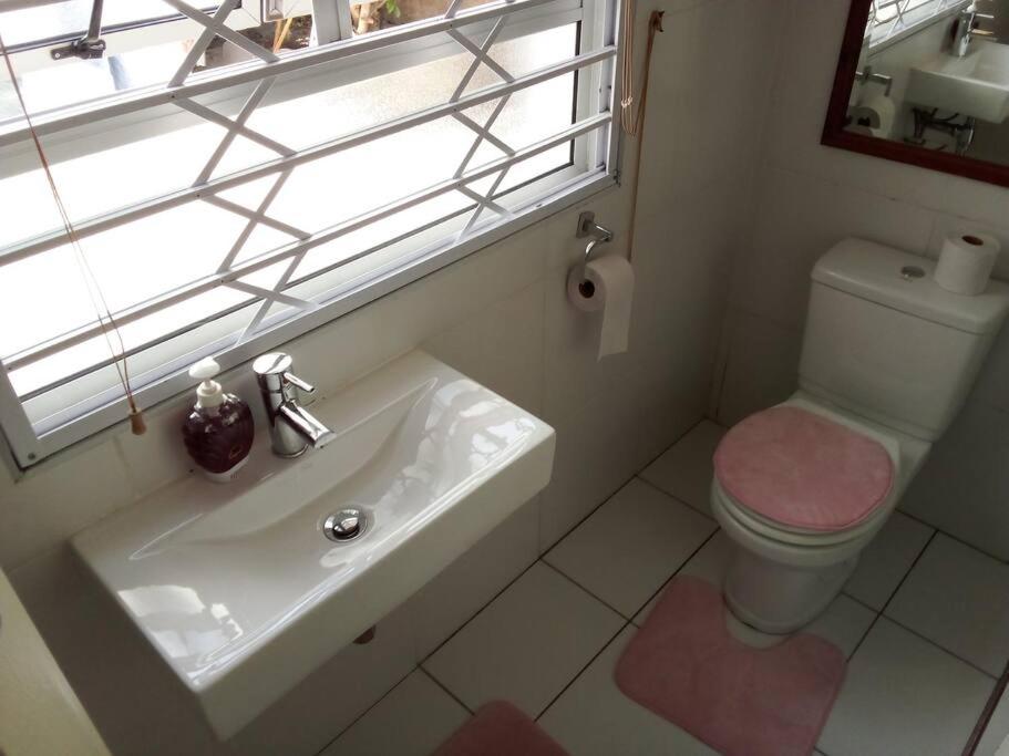 Three bedrooms in tranquil setting in Rondebosch view 3