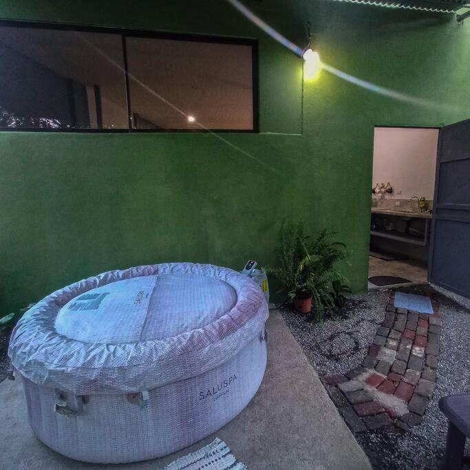 Natural house with jacuzzi Private