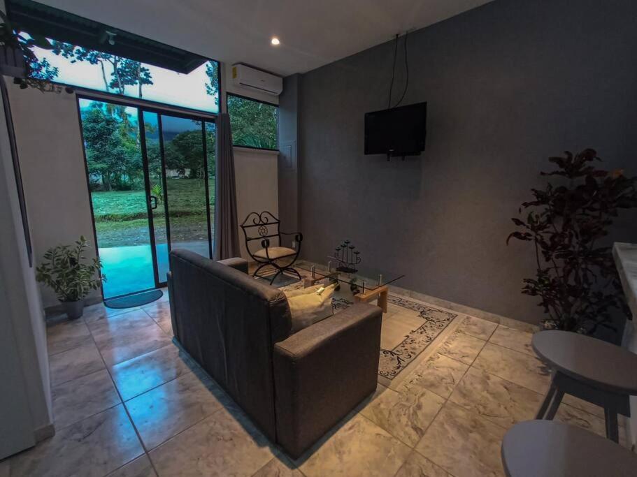 Natural house with jacuzzi Private