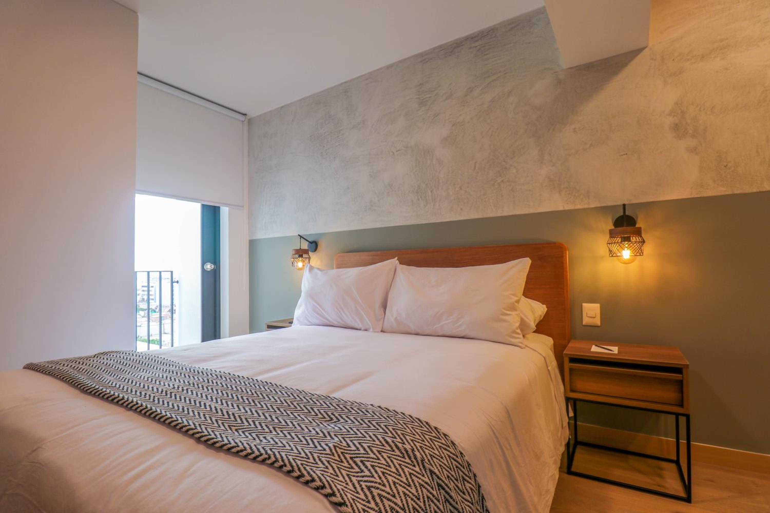 Spectacular 2BR with Balcony in Miraflores view 4