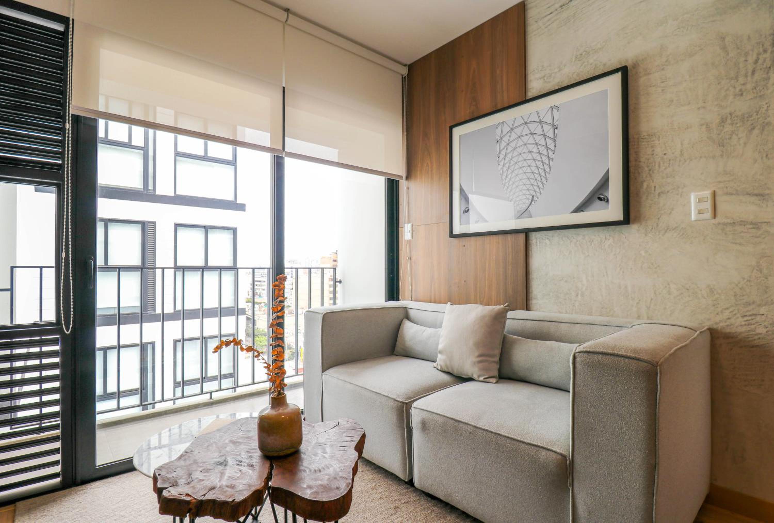 Spectacular 2BR with Balcony in Miraflores view 3