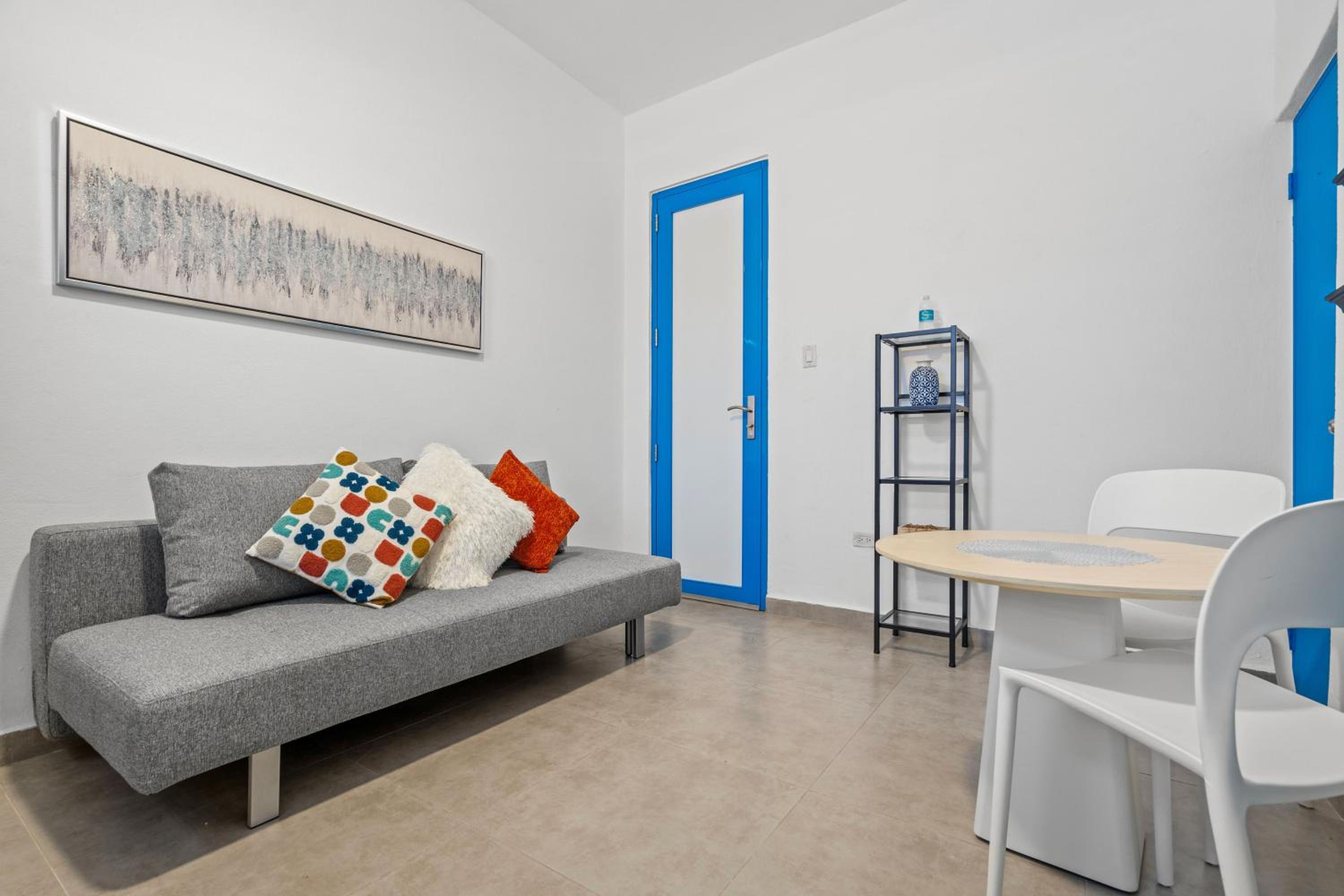 Modern APT, In The Heart Of The City - Self Check In - MM3