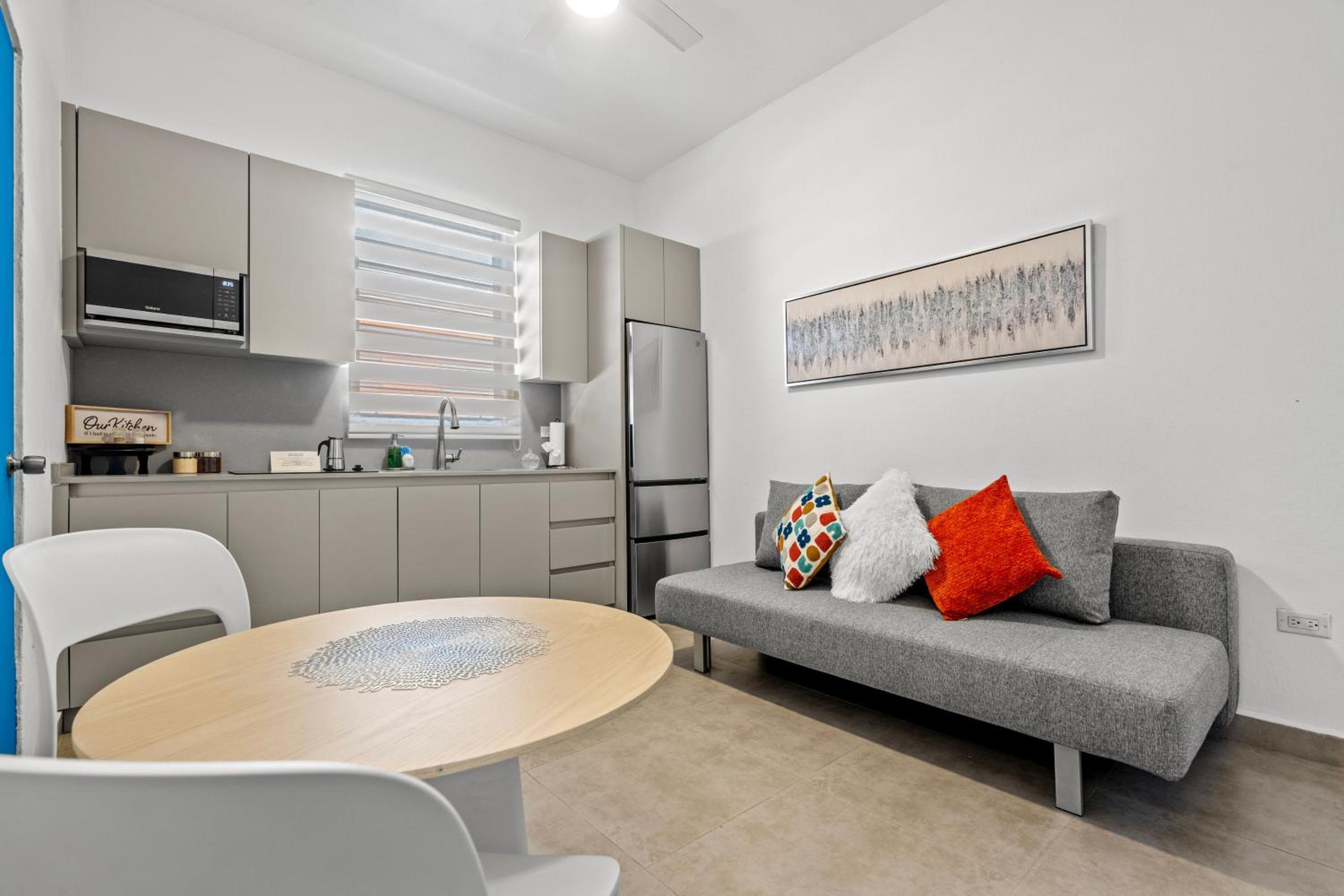 Modern APT, In The Heart Of The City - Self Check In - MM3