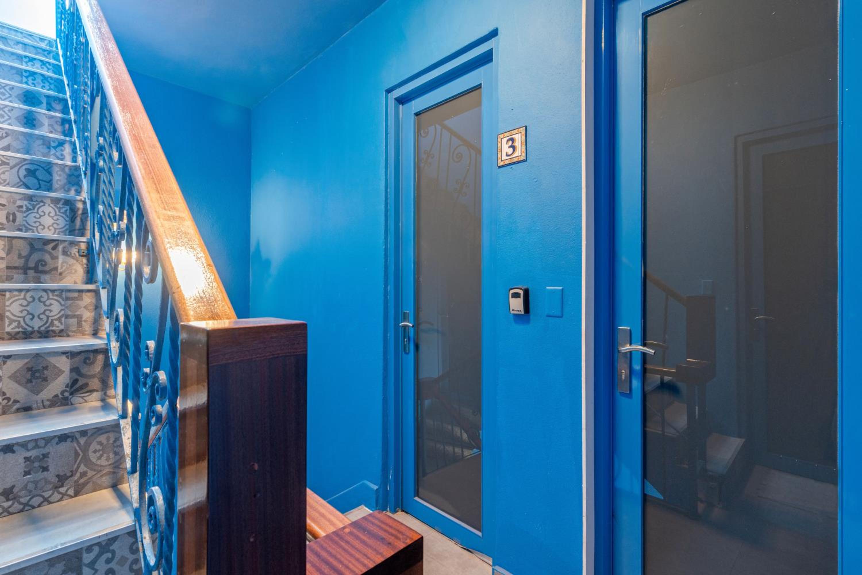 Modern APT, In The Heart Of The City - Self Check In - MM3