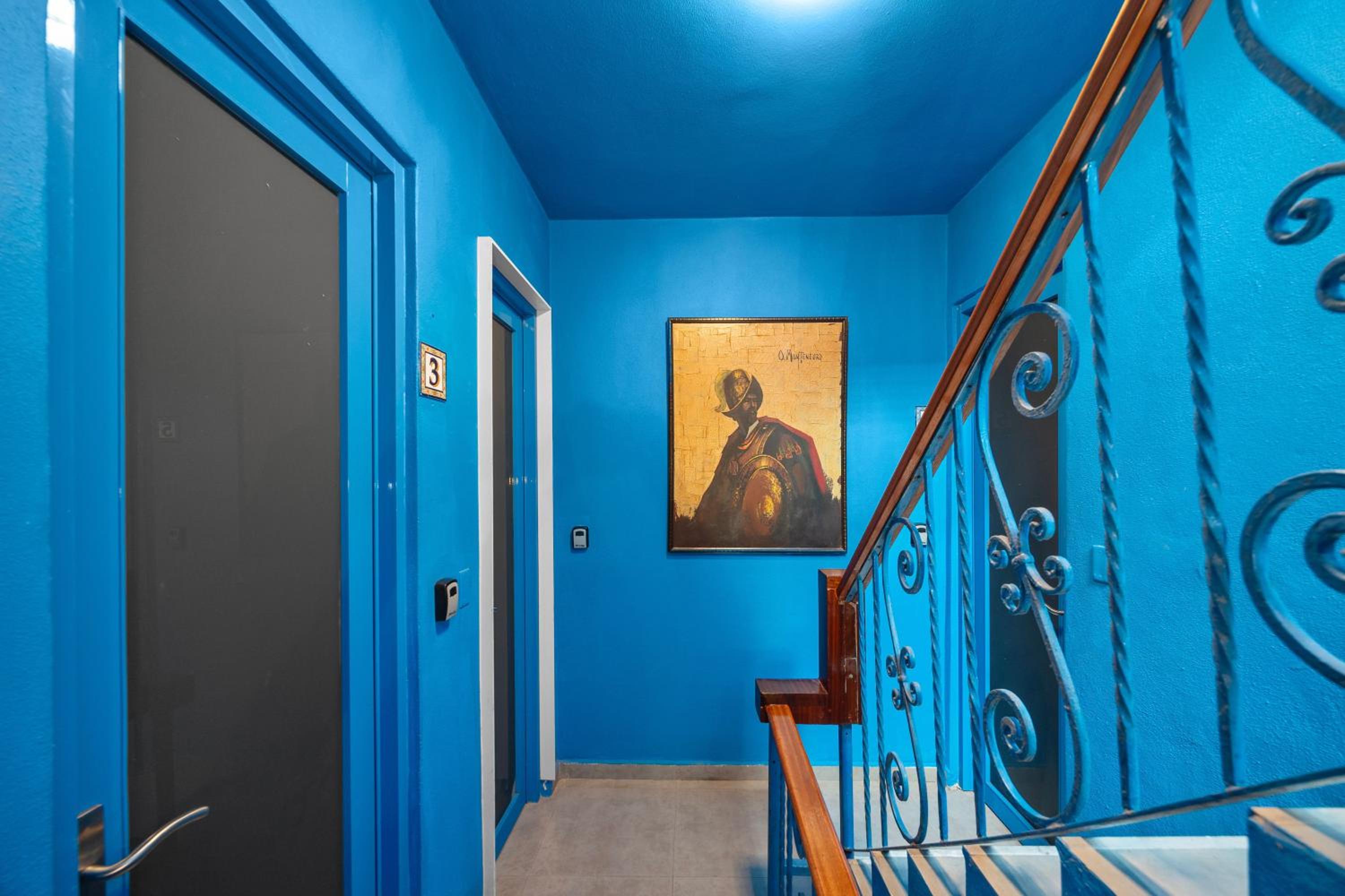 Modern APT, In The Heart Of The City - Self Check In - MM3