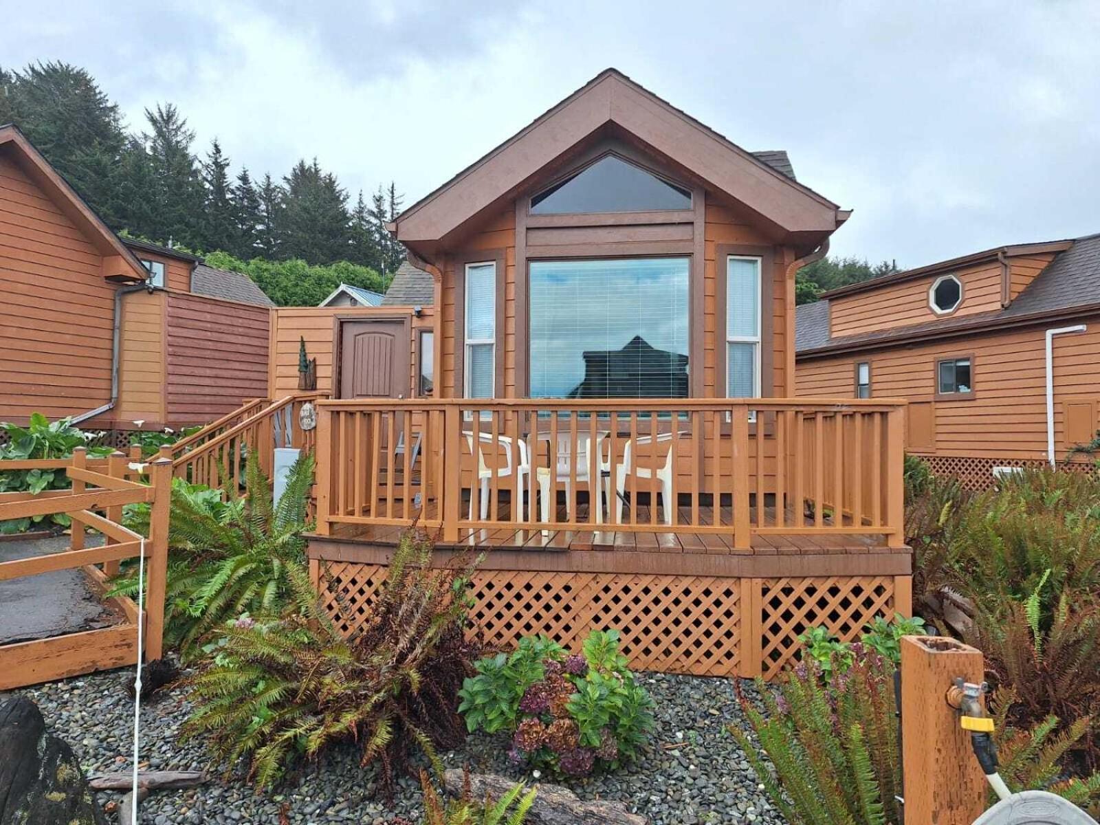 Ocean Cabin 23 Romantic Seaside Getaway view 4