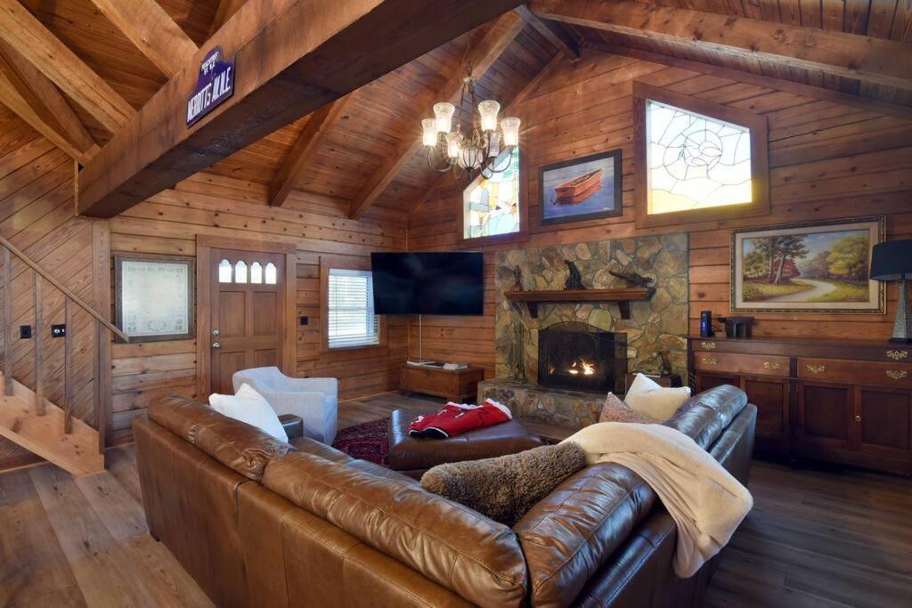 Peaceful Secluded Getaway Cabin