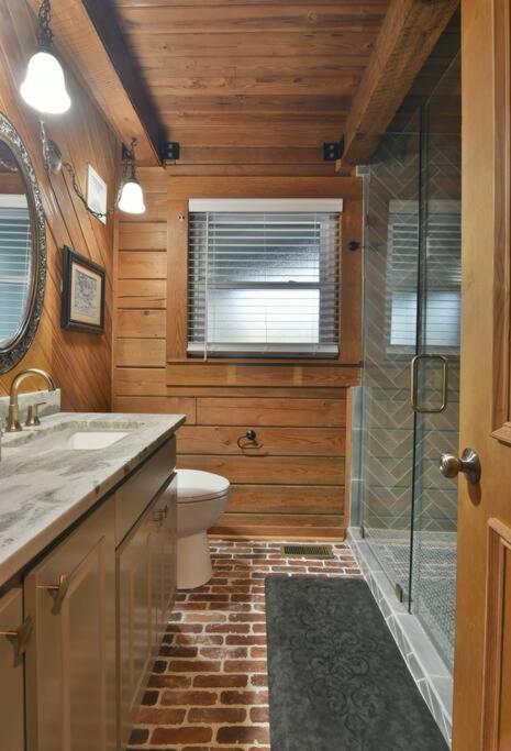 Peaceful Secluded Getaway Cabin