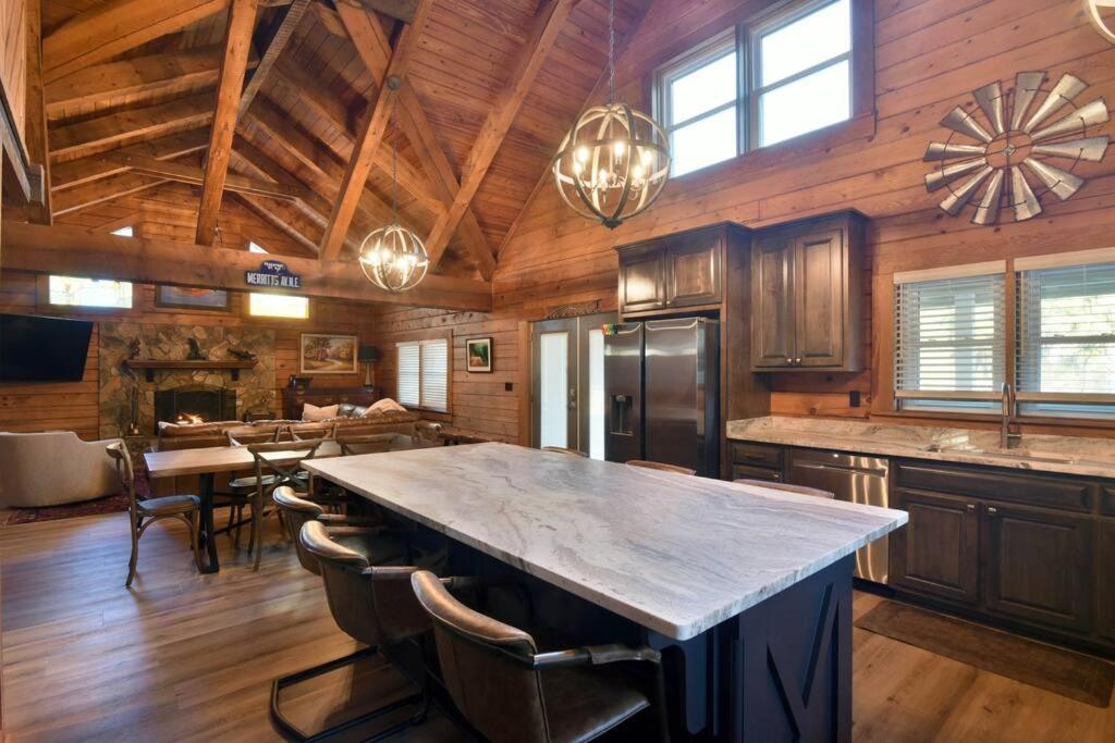 Peaceful Secluded Getaway Cabin