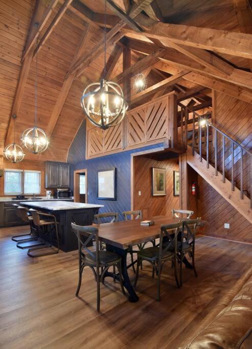 Peaceful Secluded Getaway Cabin
