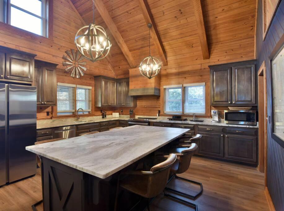 Peaceful Secluded Getaway Cabin