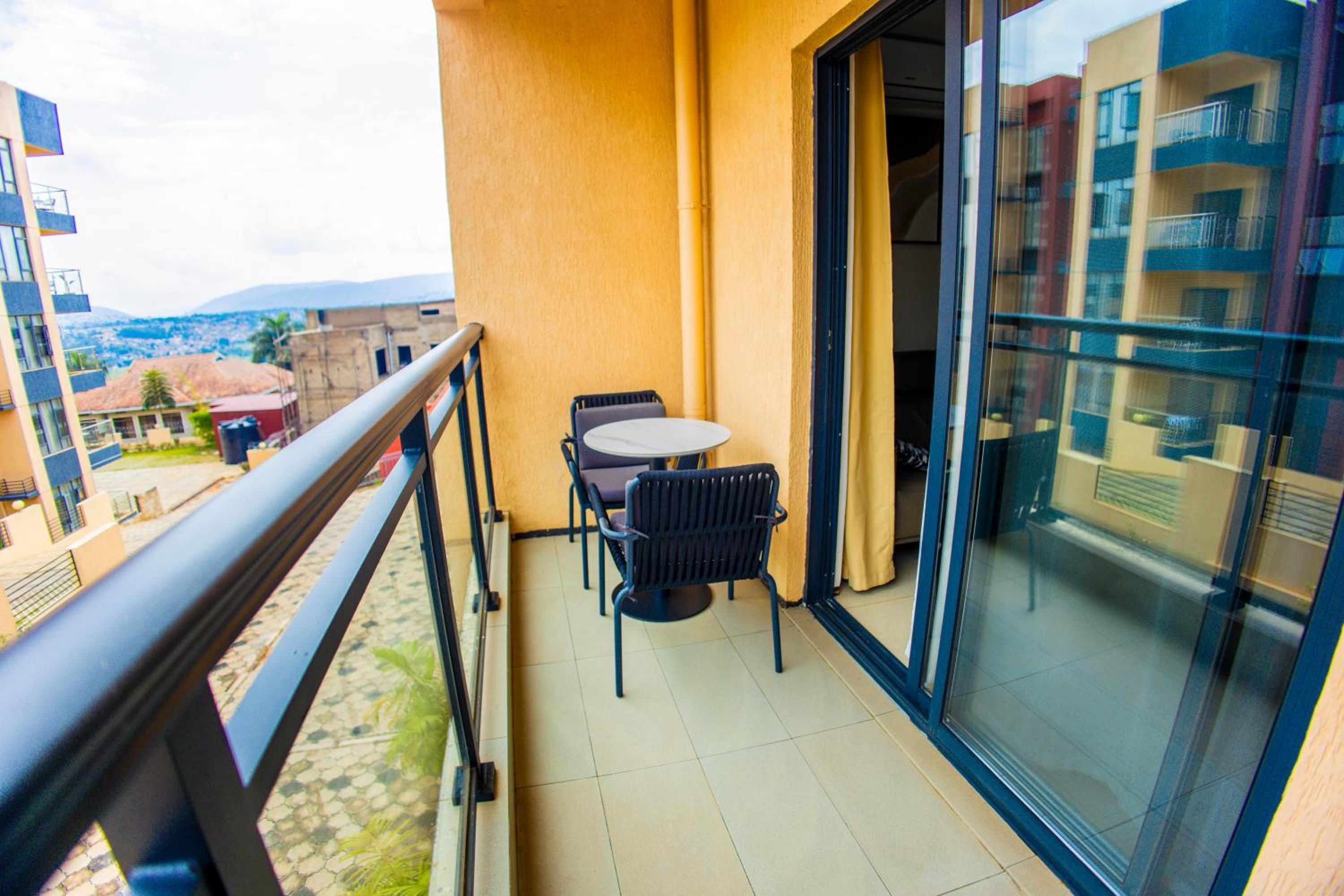 3 Bedroom luxury apartment, Kigali-Nyarutarama view 3