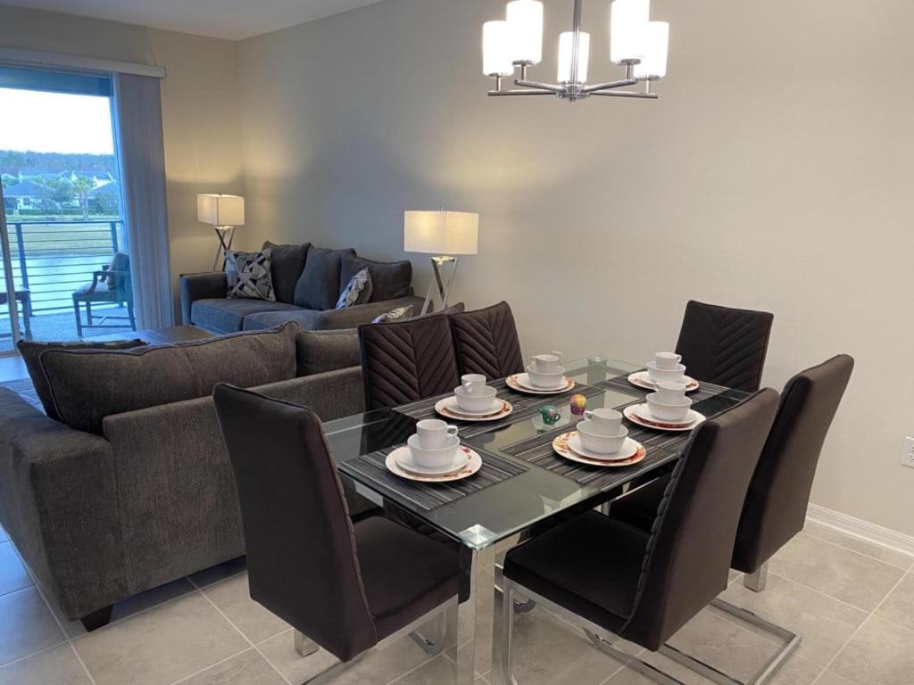 Comfortable 2BR Condo w/ Lake Views