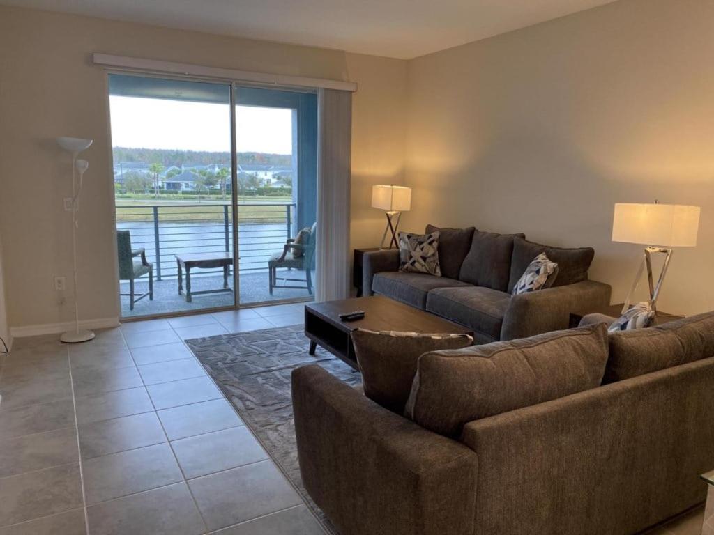 Comfortable 2BR Condo w/ Lake Views