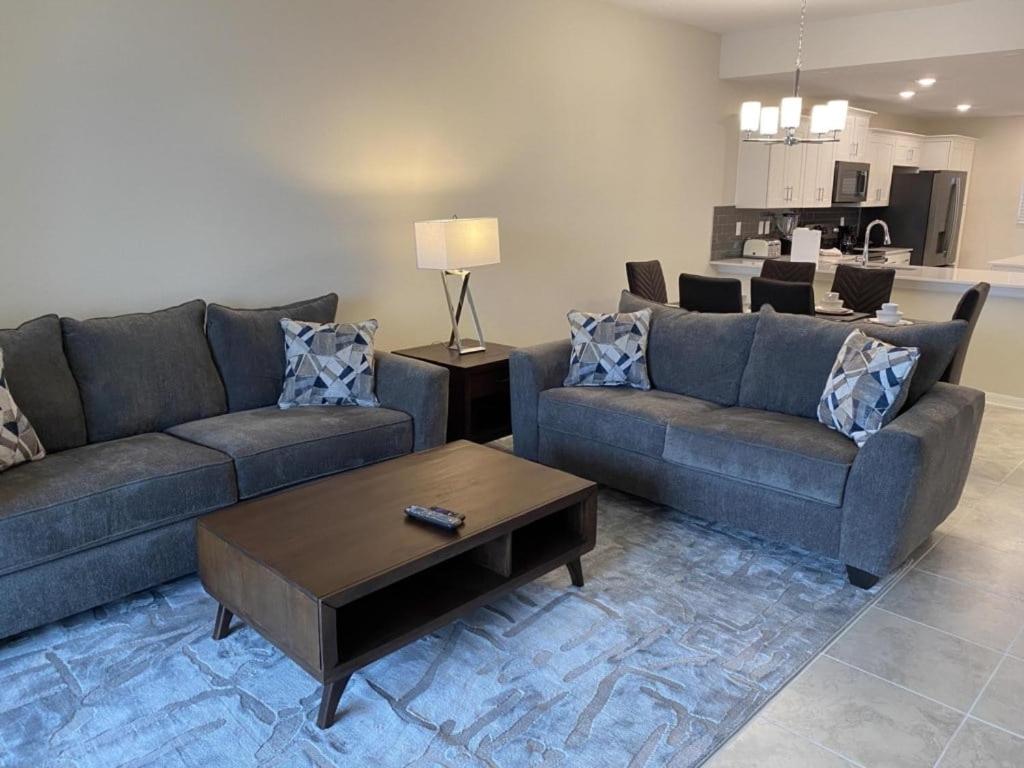 Comfortable 2BR Condo w/ Lake Views