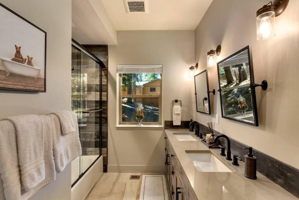 Lake Tahoe Vacations - Grandview Manor - Luxury - Hot tub - Stylish - Property Image 20