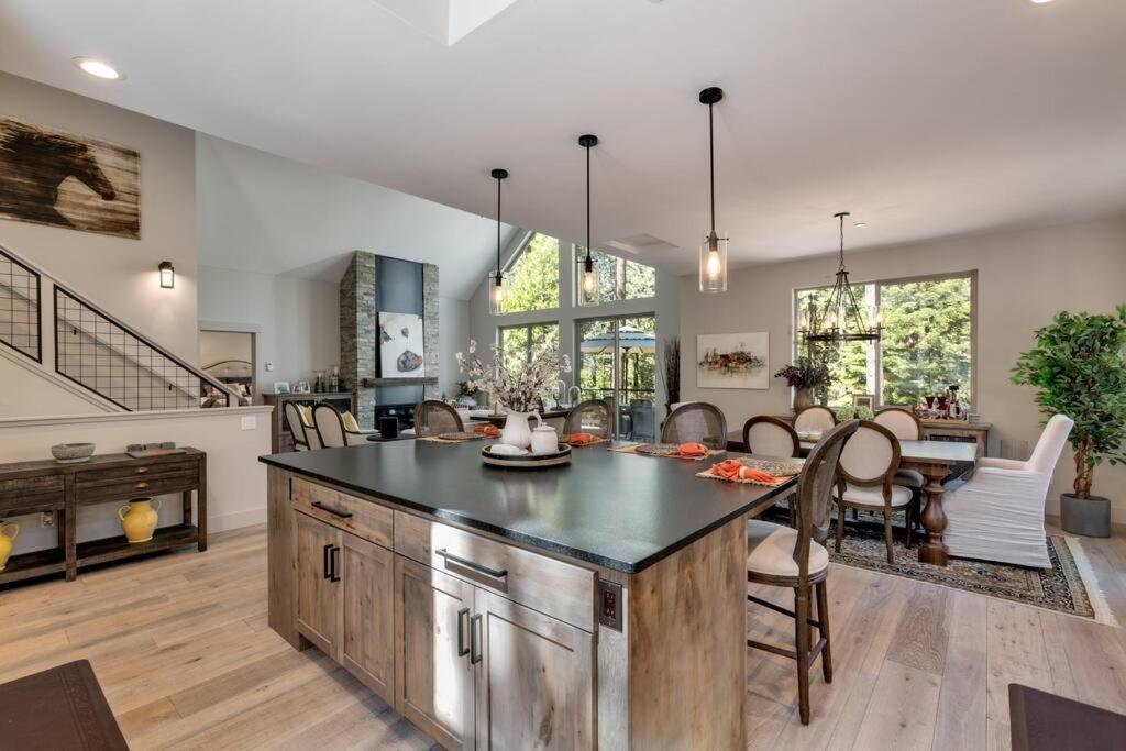 Lake Tahoe Vacations - Grandview Manor - Luxury - Hot tub - Stylish - Property Image 26