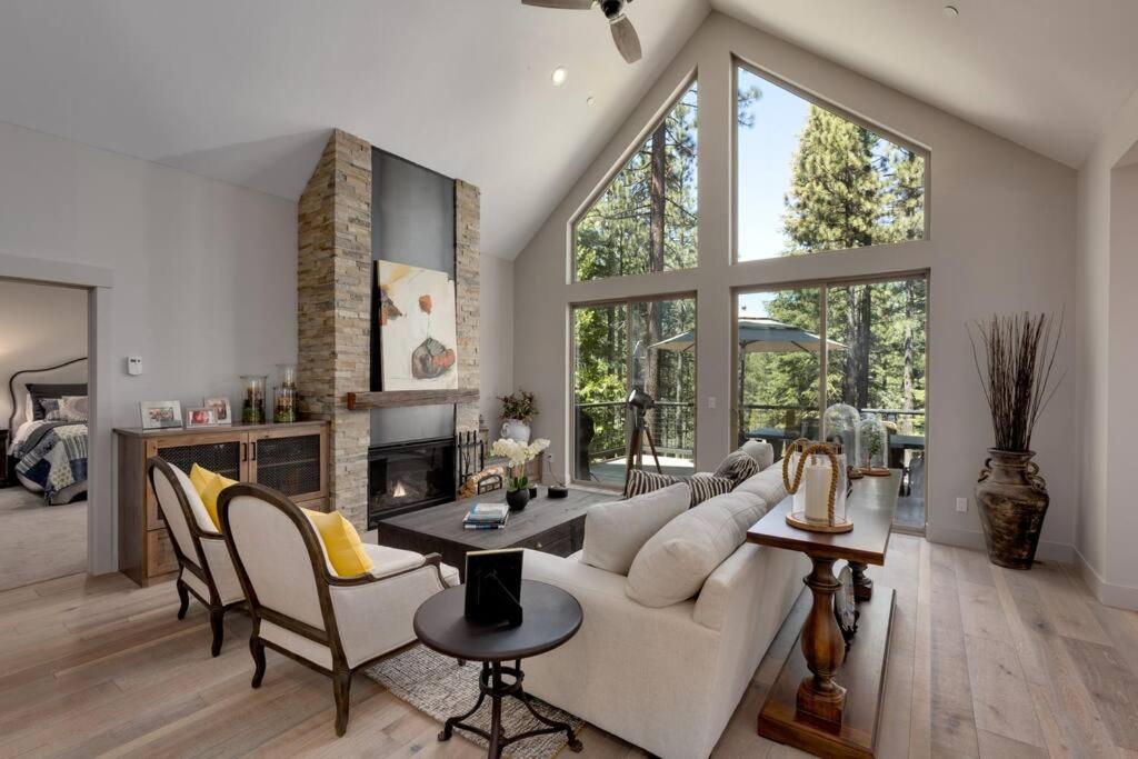 Lake Tahoe Vacations - Grandview Manor - Luxury - Hot tub - Stylish - Property Image 3