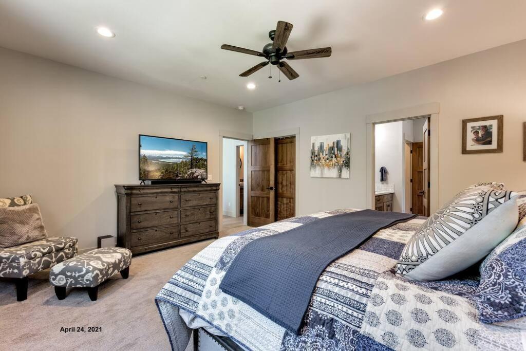 Lake Tahoe Vacations - Grandview Manor - Luxury - Hot tub - Stylish - Property Image 1