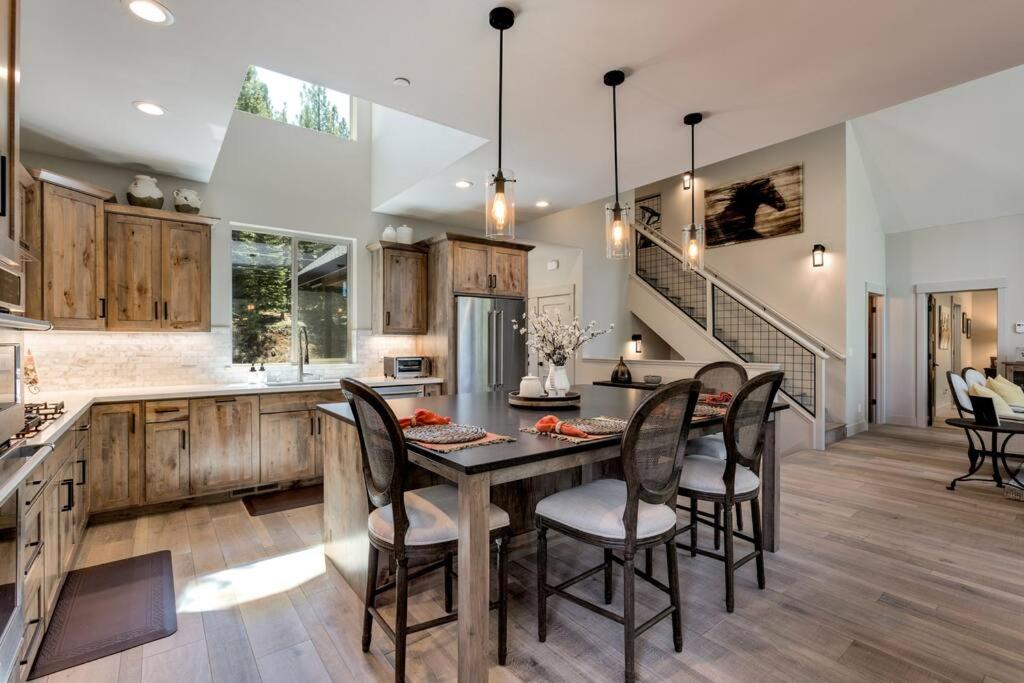 Lake Tahoe Vacations - Grandview Manor - Luxury - Hot tub - Stylish - Property Image 14