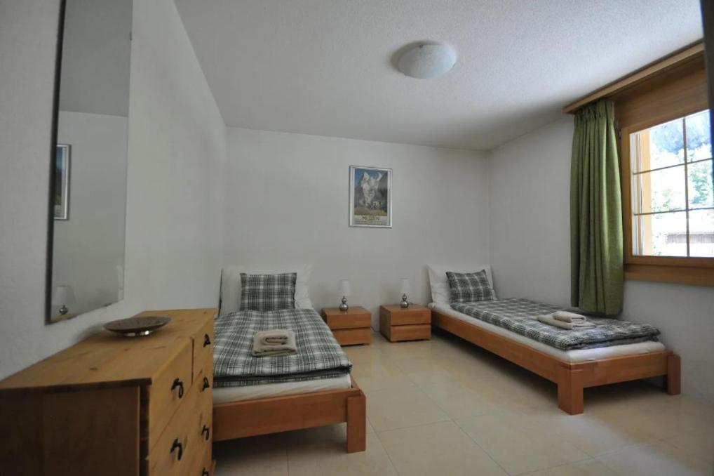 Family Frame Apartment