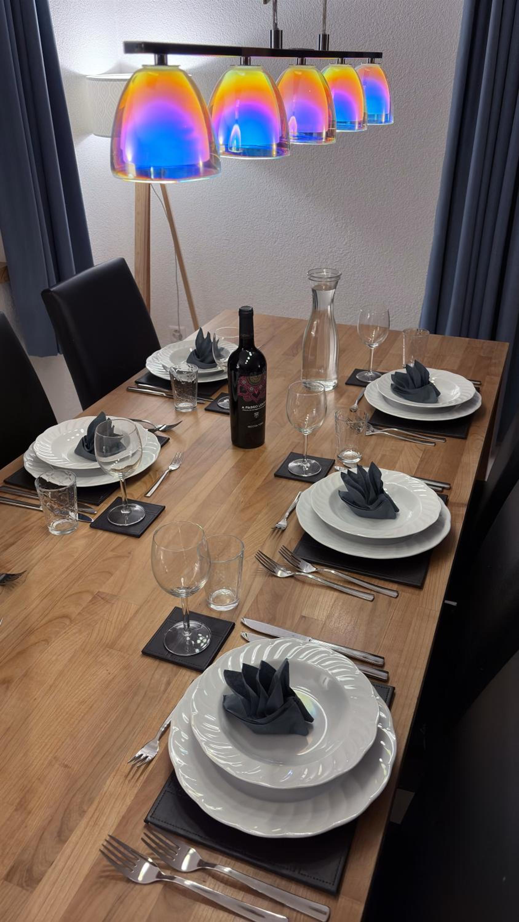Family Frame Apartment