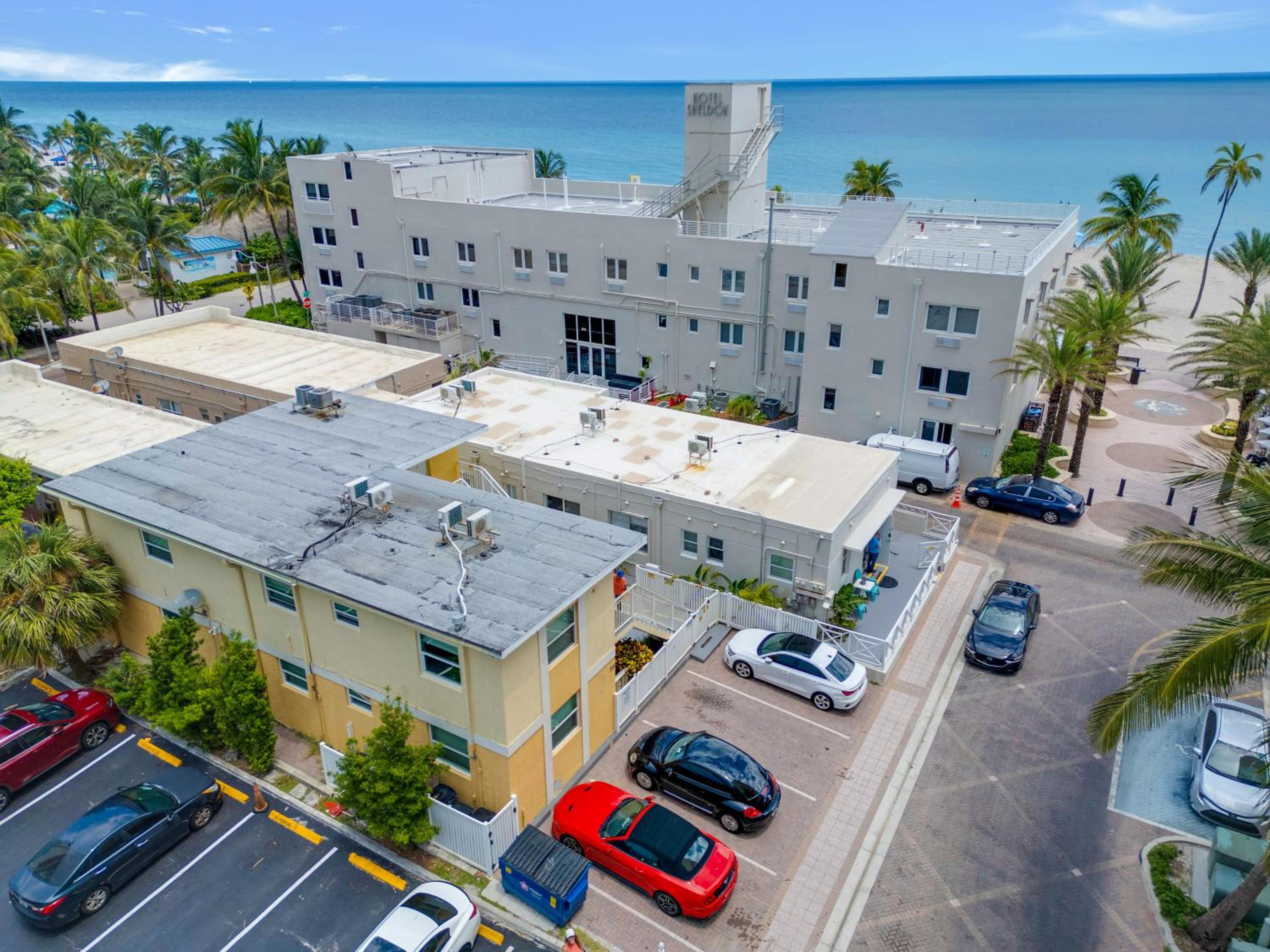 ULTRA Modern Apartment by the Beach view 2